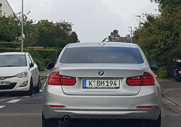 BMW Seria 3 cena 44400 przebieg: 240000, rok produkcji 2012 z Sochaczew małe 781